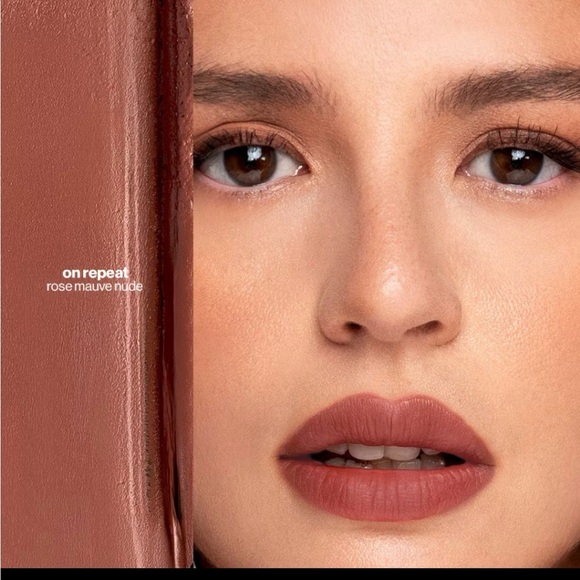 NIB￼Sunnies Face Fluffmatte [Weightless Modern Matte Lipstick] in On repeat - Picture 2 of 3